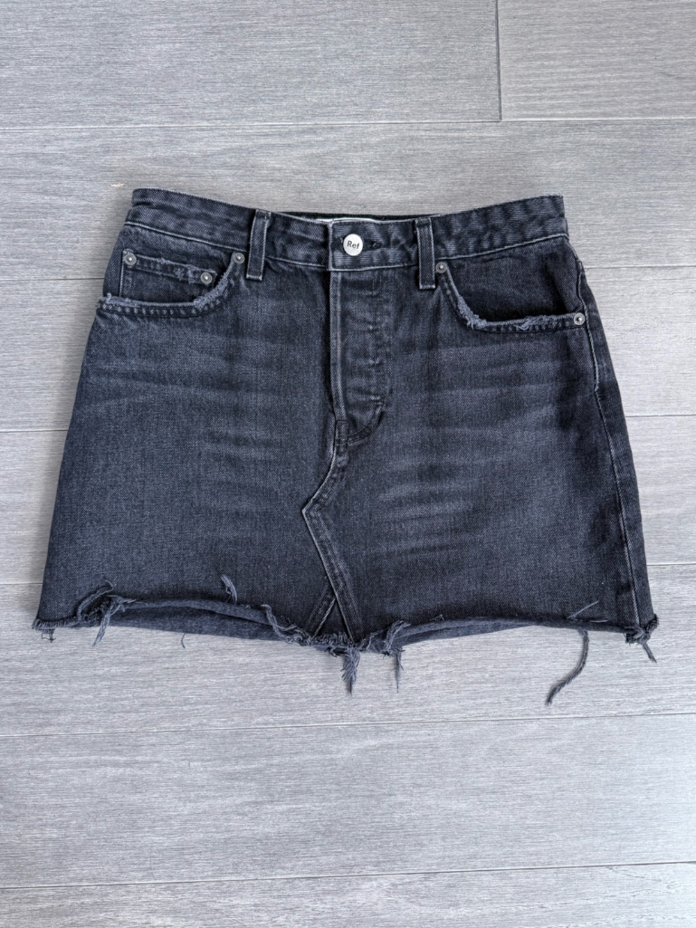 Reformation Denim Retooled Mini Skirt Pacific Washed Black 27 Raw Hem Distressed - Picture 16 of 16